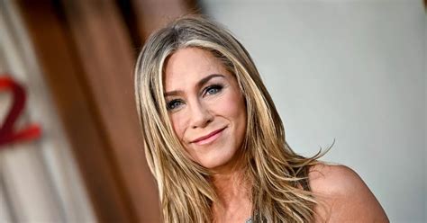 jennifer anniston naked|Jennifer Aniston, 54, goes completely NAKED for very steamy。